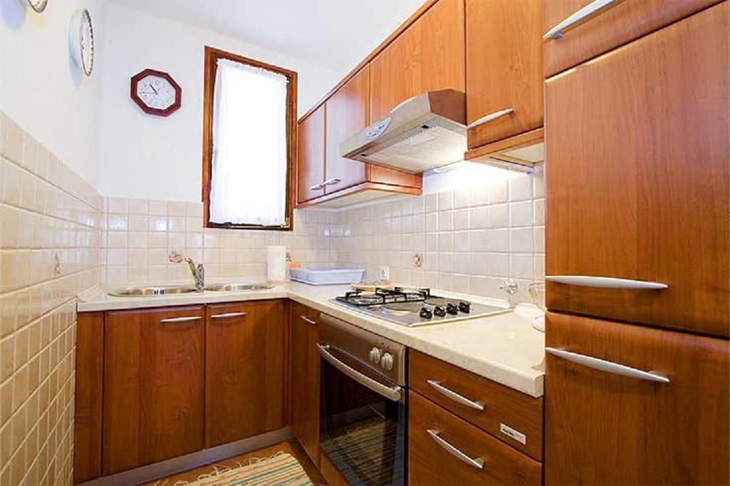 Apartments Si ロヴィニ エクステリア 写真