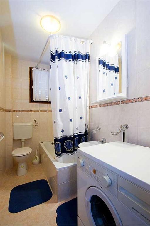 Apartments Si ロヴィニ エクステリア 写真