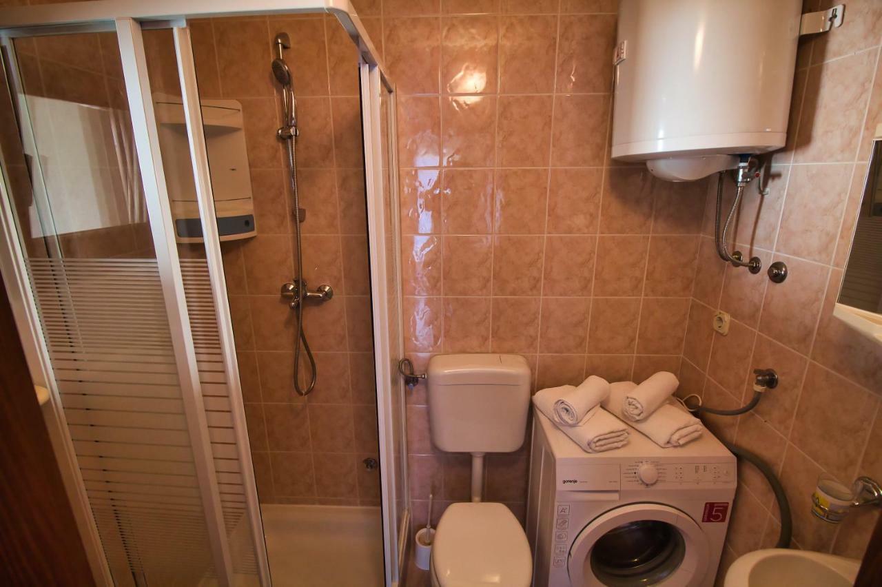 Apartments Si ロヴィニ エクステリア 写真