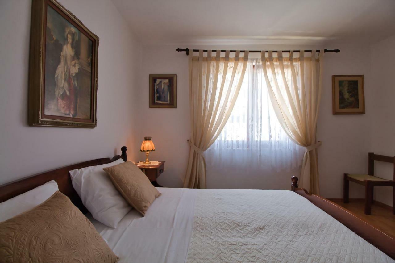 Apartments Si ロヴィニ エクステリア 写真